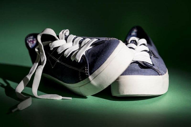 Zapatillas de lona azul marino con cordones sueltos, aptas para la lavadora